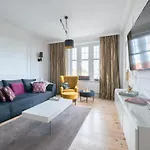 Golden Loft By Renters Апартаменти *
