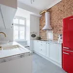 Golden Loft By Renters *